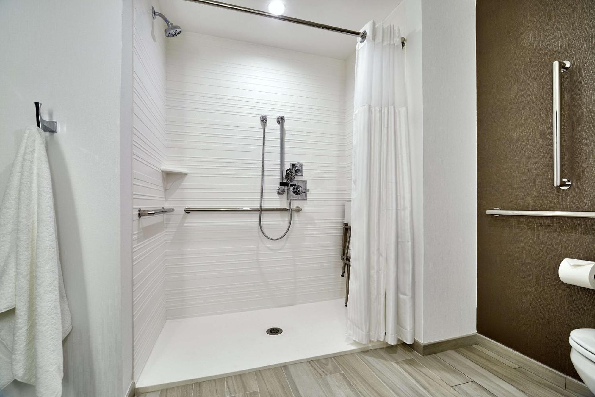 Hilton Garden Inn Roslyn Exterior foto